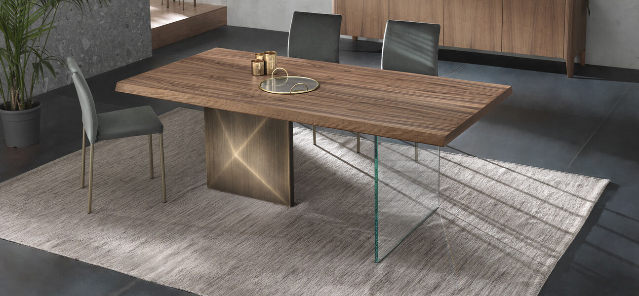 tavolo di design  piano legno